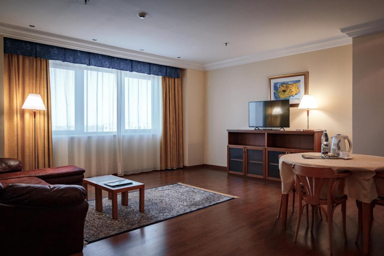 River Palace Hotel أتيراو المظهر الخارجي الصورة