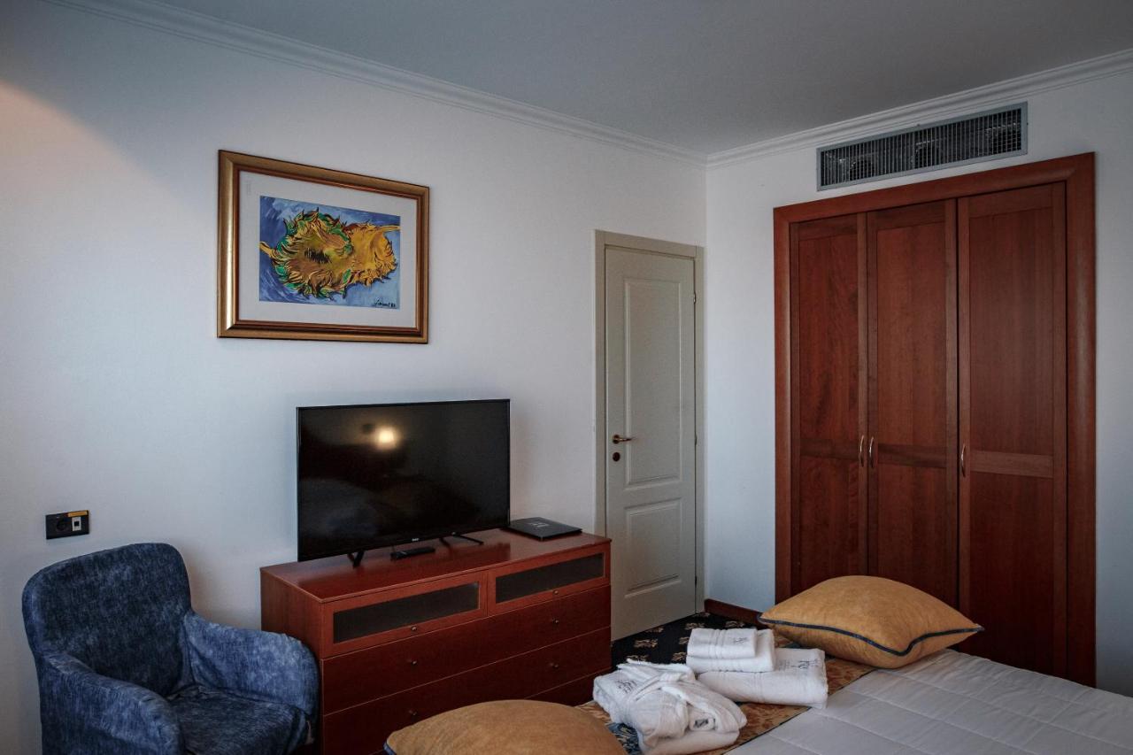 River Palace Hotel أتيراو المظهر الخارجي الصورة